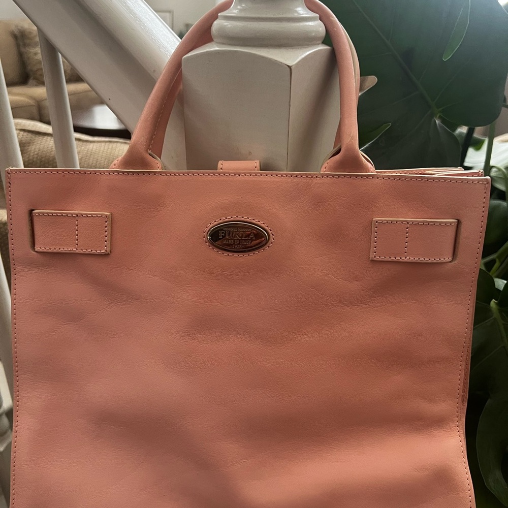 Feels handbag. Used once, no stains.